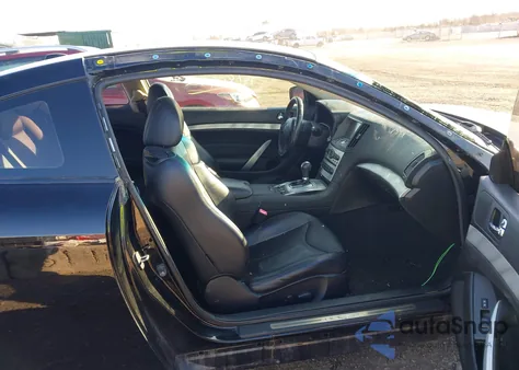 2014 Infiniti Q60 z USA, uszkodzony, nr VIN JN1CV6EL6EM130453